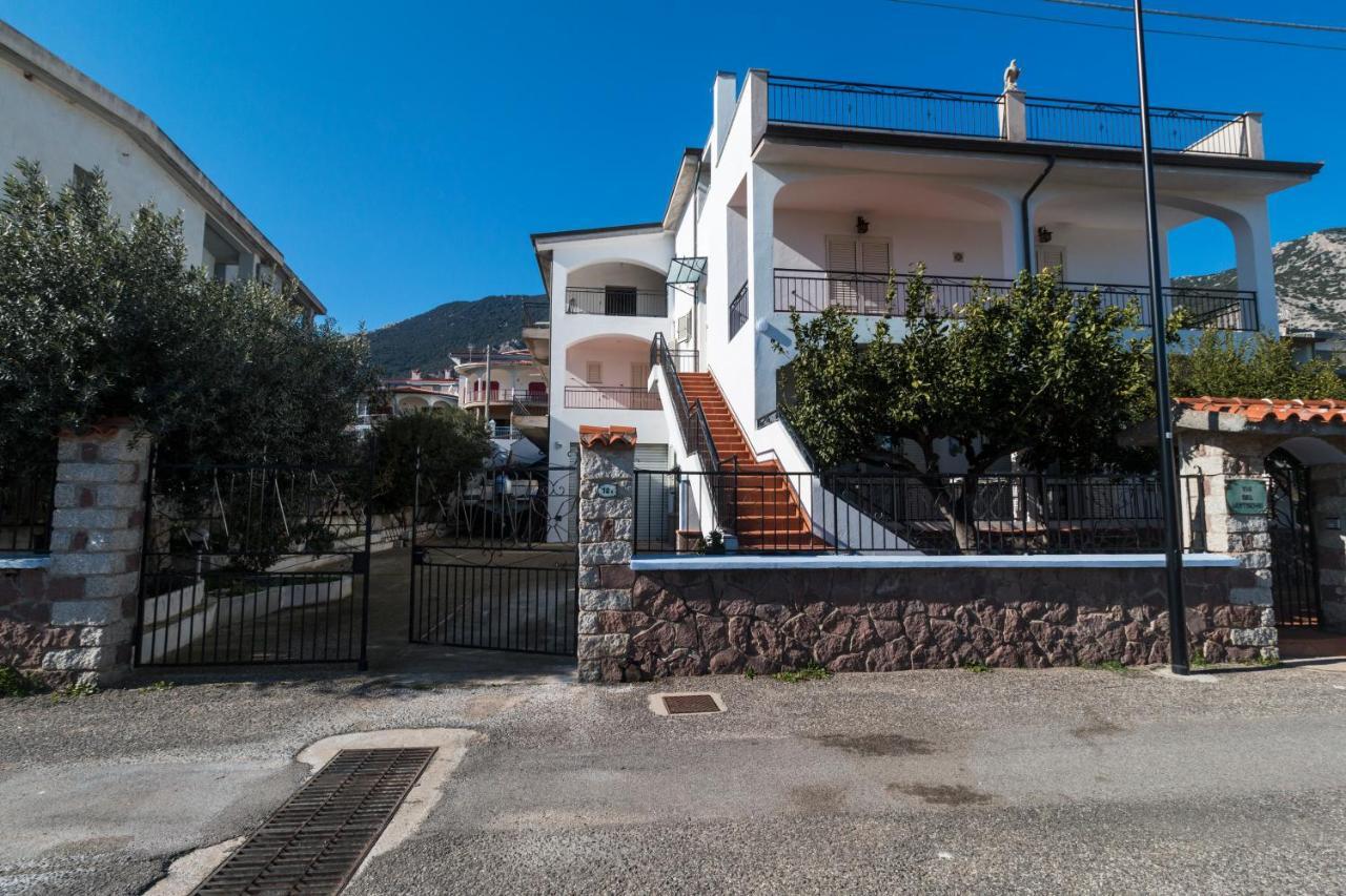 Suite Apartment La Punta Cala Gonone Bagian luar foto
